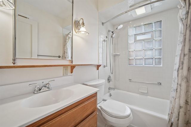 3215 44th Street, Des Moines, IA 50310