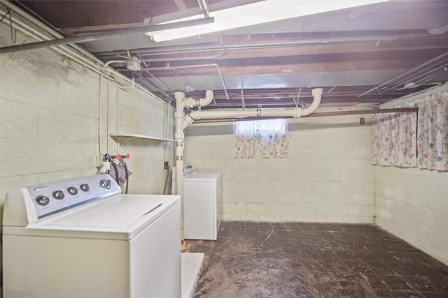 3215 44th Street, Des Moines, IA 50310