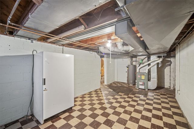 3215 44th Street, Des Moines, IA 50310