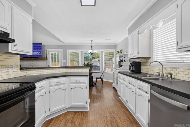 27 Oak Ridge Drive, Maumelle, AR 72113