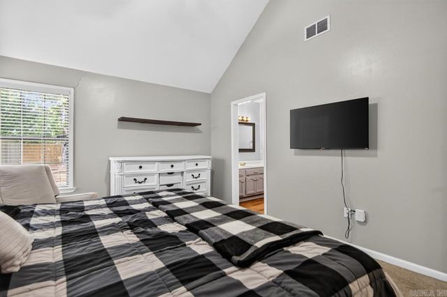 27 Oak Ridge Drive, Maumelle, AR 72113