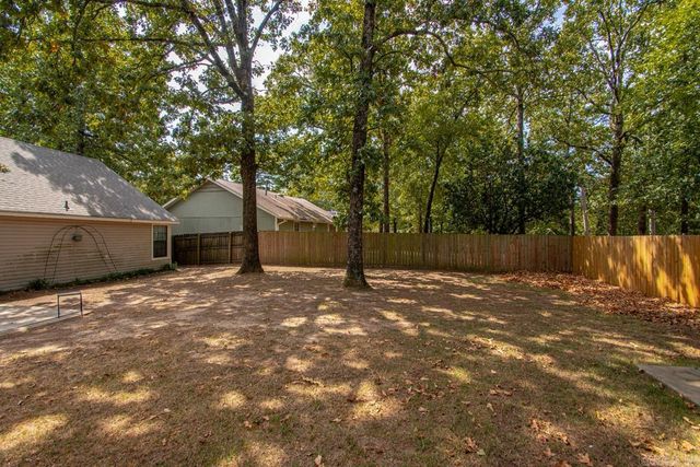 27 Oak Ridge Drive, Maumelle, AR 72113