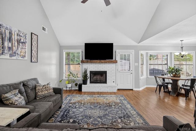 27 Oak Ridge Drive, Maumelle, AR 72113