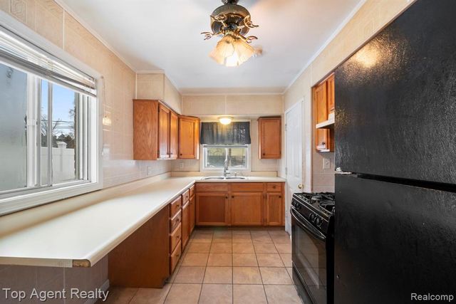 520 Linda Vista Drive, Pontiac, MI 48342