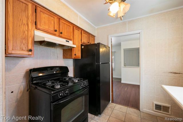 520 Linda Vista Drive, Pontiac, MI 48342