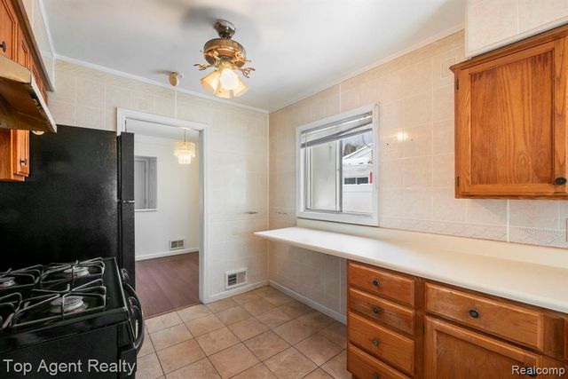 520 Linda Vista Drive, Pontiac, MI 48342