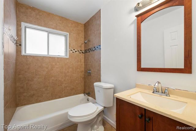 520 Linda Vista Drive, Pontiac, MI 48342