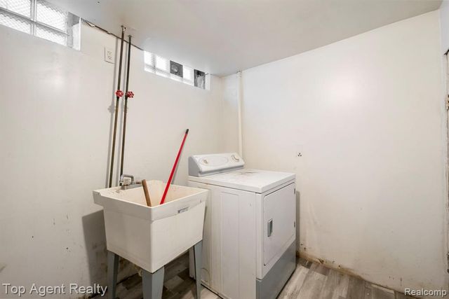 520 Linda Vista Drive, Pontiac, MI 48342