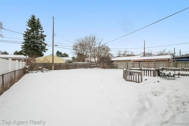 520 Linda Vista Drive, Pontiac, MI 48342