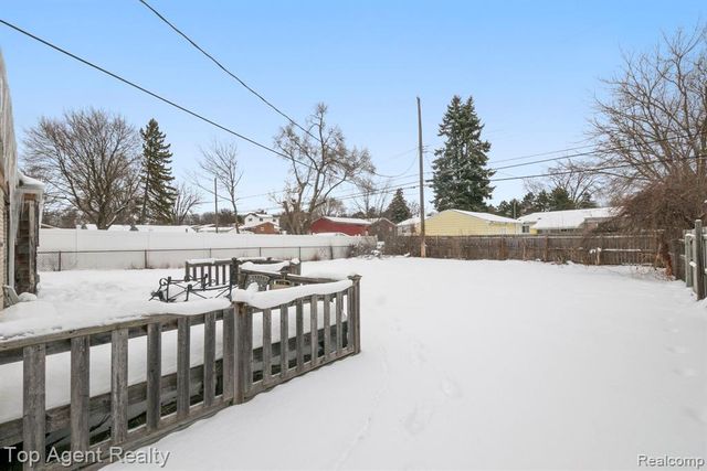 520 Linda Vista Drive, Pontiac, MI 48342