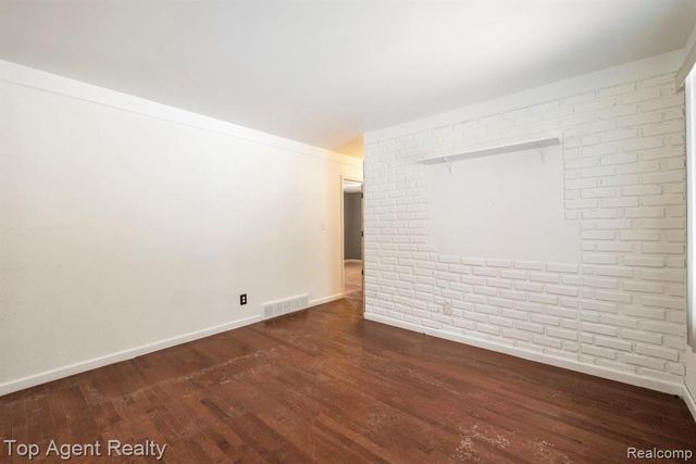 520 Linda Vista Drive, Pontiac, MI 48342