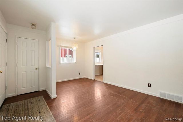 520 Linda Vista Drive, Pontiac, MI 48342