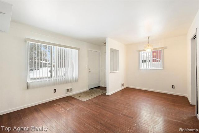 520 Linda Vista Drive, Pontiac, MI 48342