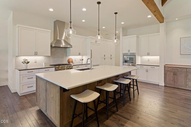 60255 Sunset View Drive, Bend, OR 97702