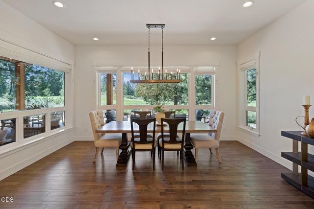 60255 Sunset View Drive, Bend, OR 97702