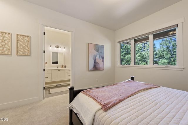 60255 Sunset View Drive, Bend, OR 97702