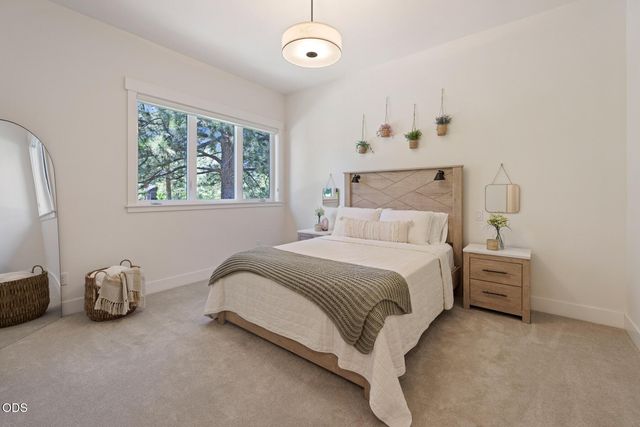 60255 Sunset View Drive, Bend, OR 97702
