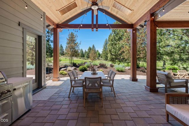 60255 Sunset View Drive, Bend, OR 97702