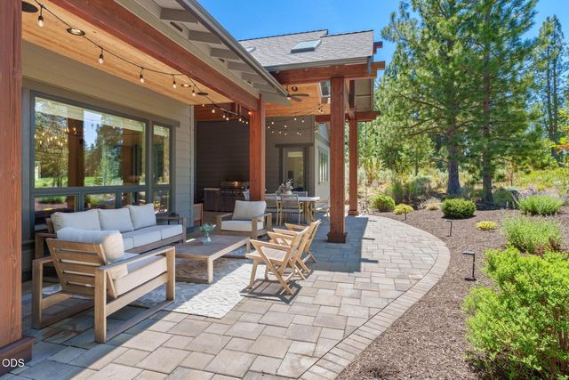 60255 Sunset View Drive, Bend, OR 97702