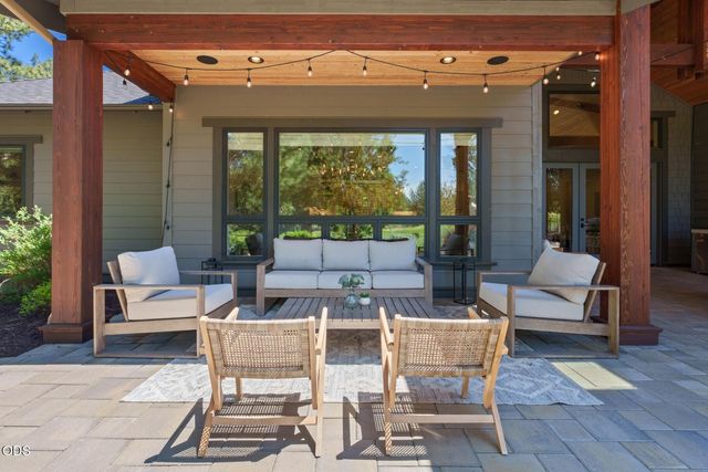 60255 Sunset View Drive, Bend, OR 97702