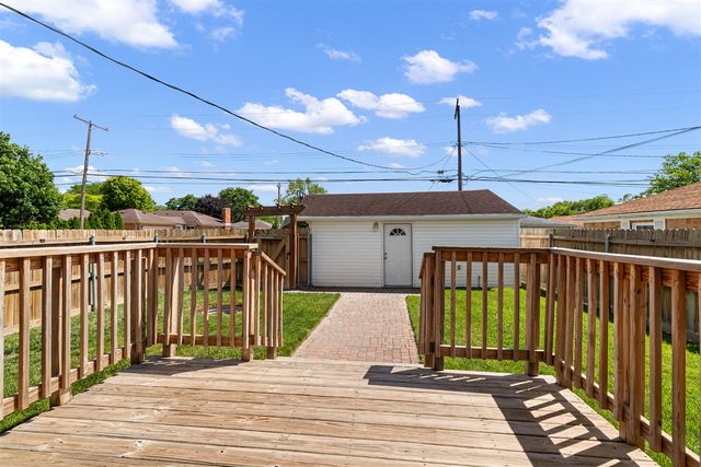 17448 Veronica Avenue, Eastpointe, MI 48021