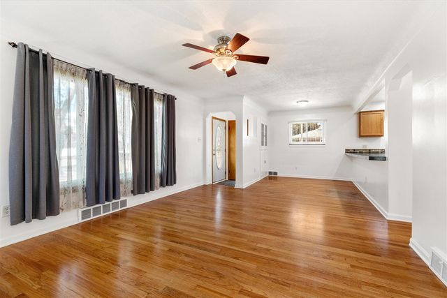 17448 Veronica Avenue, Eastpointe, MI 48021
