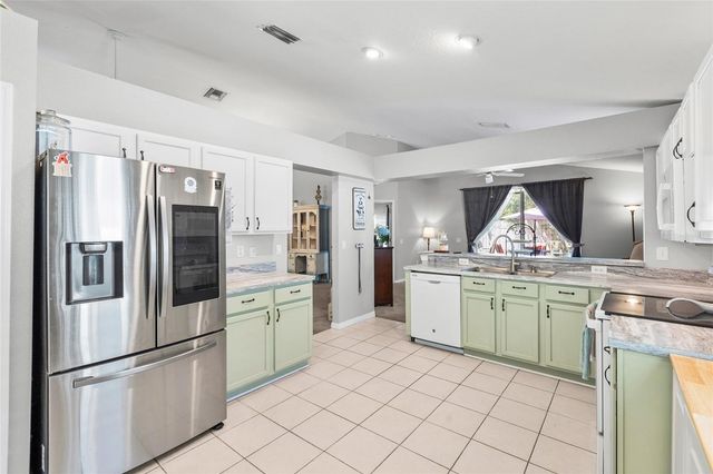 614 SOMERSTONE DRIVE, Valrico, FL 33594