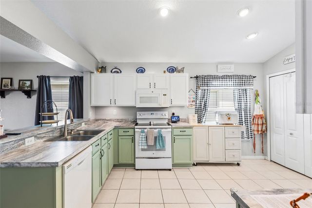 614 SOMERSTONE DRIVE, Valrico, FL 33594
