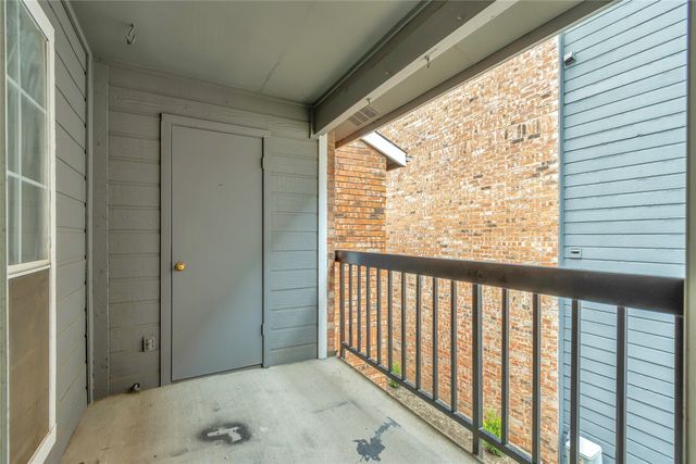 18333 Roehampton Drive 423, Dallas, TX 75252