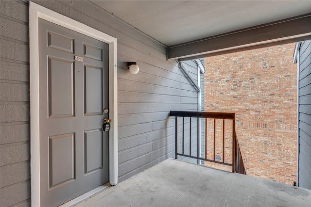 18333 Roehampton Drive 423, Dallas, TX 75252