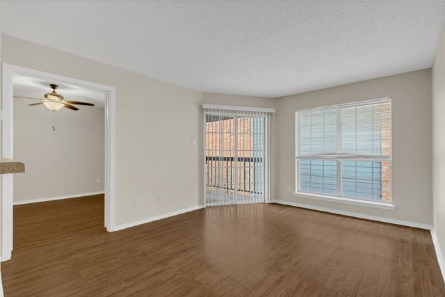 18333 Roehampton Drive 423, Dallas, TX 75252