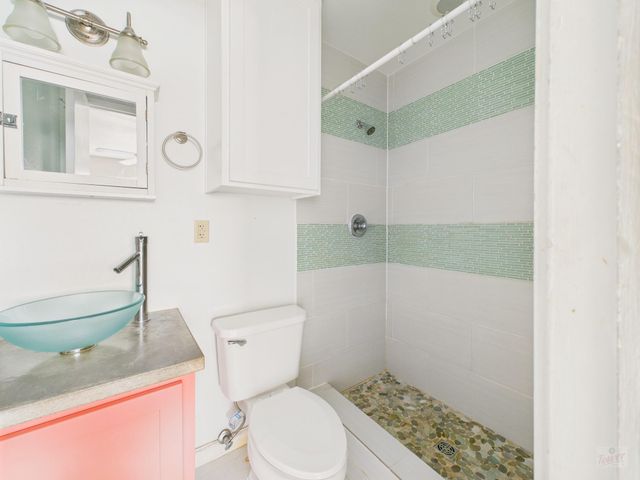 803 W 28th ST 202, Austin, TX 78705