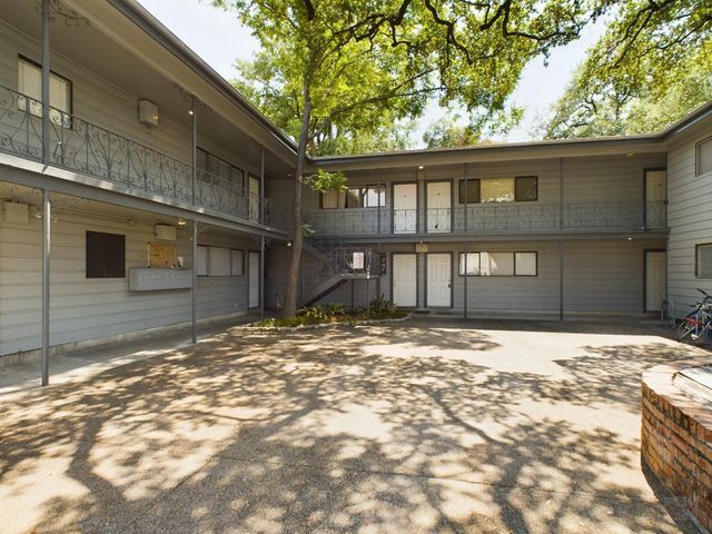803 W 28th ST 202, Austin, TX 78705