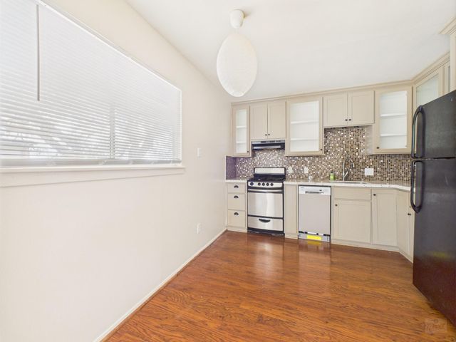 803 W 28th ST 202, Austin, TX 78705