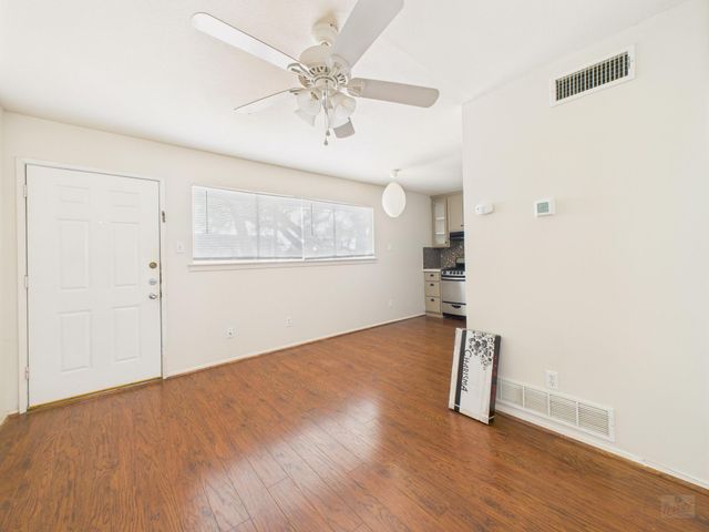 803 W 28th ST 202, Austin, TX 78705