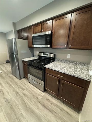36411 Roycroft Street, Livonia, MI 48154