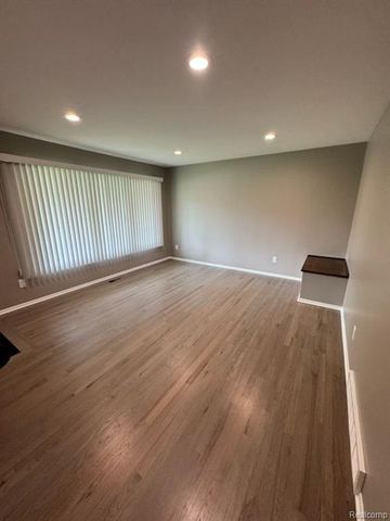 36411 Roycroft Street, Livonia, MI 48154