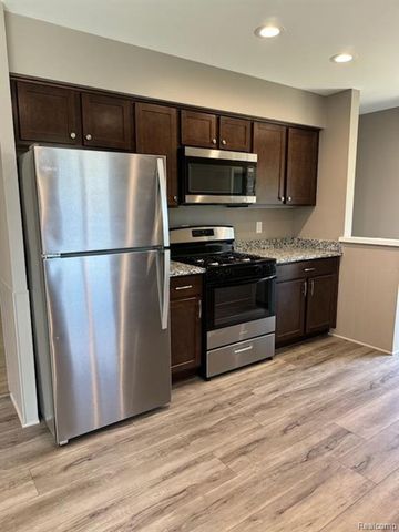 36411 Roycroft Street, Livonia, MI 48154