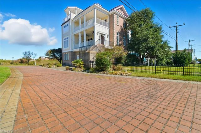 4019 Rugosa Rose CT, Norfolk, VA 23518