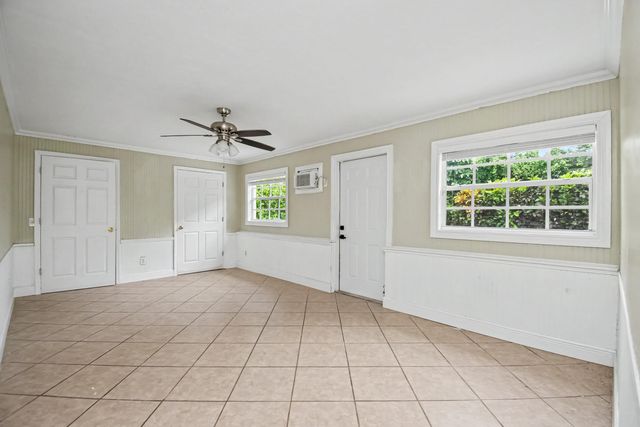 71 18th Avenue S, Lake Worth Beach, FL 33460
