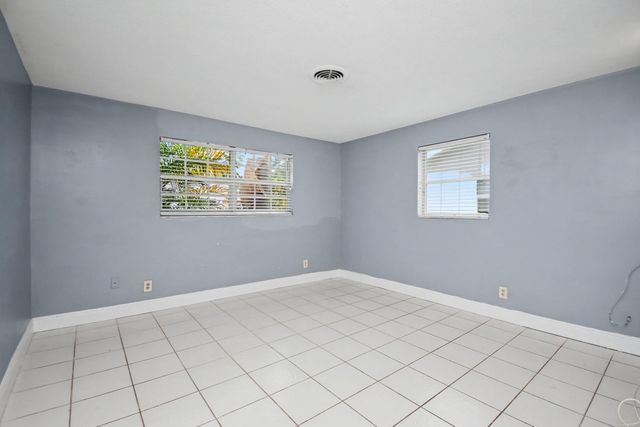 71 18th Avenue S, Lake Worth Beach, FL 33460
