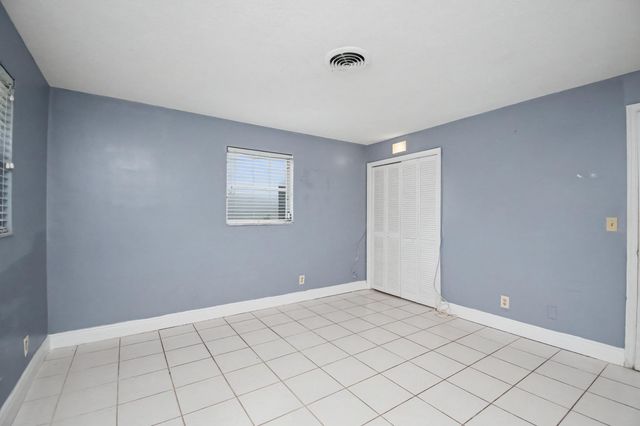 71 18th Avenue S, Lake Worth Beach, FL 33460