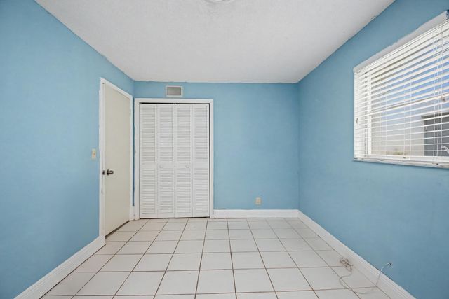 71 18th Avenue S, Lake Worth Beach, FL 33460
