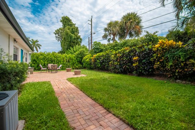 71 18th Avenue S, Lake Worth Beach, FL 33460