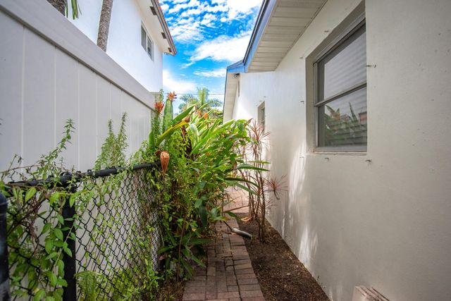 71 18th Avenue S, Lake Worth Beach, FL 33460