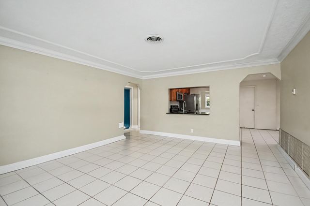 71 18th Avenue S, Lake Worth Beach, FL 33460