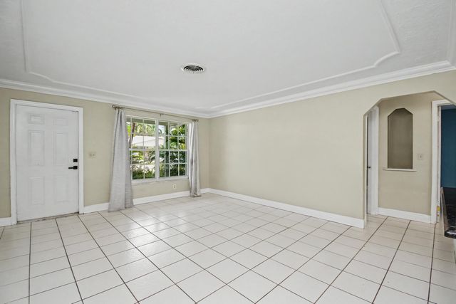 71 18th Avenue S, Lake Worth Beach, FL 33460