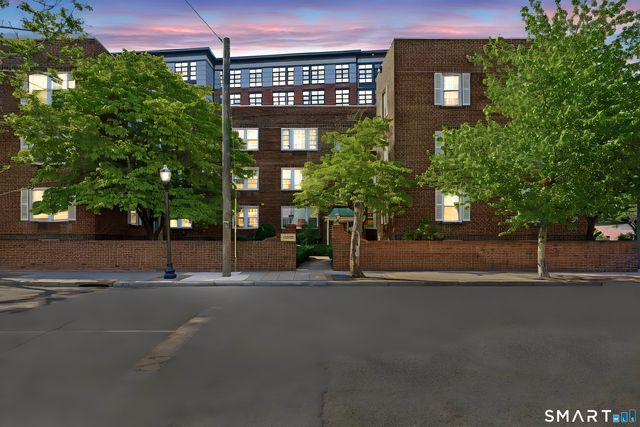833 Summer Street 2E, Stamford, CT 06905