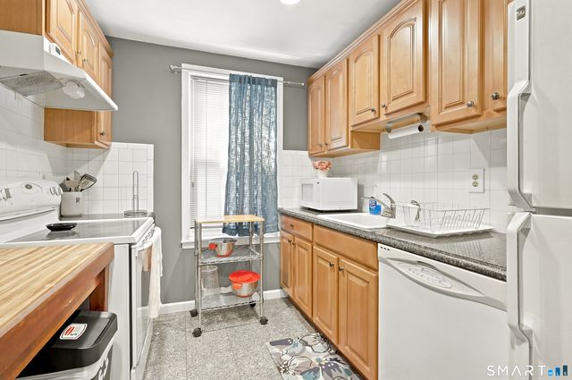 833 Summer Street 2E, Stamford, CT 06905
