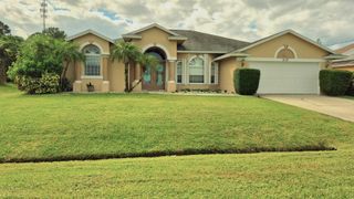 6118 NW Ginger Lane, Port St Lucie, FL 34986